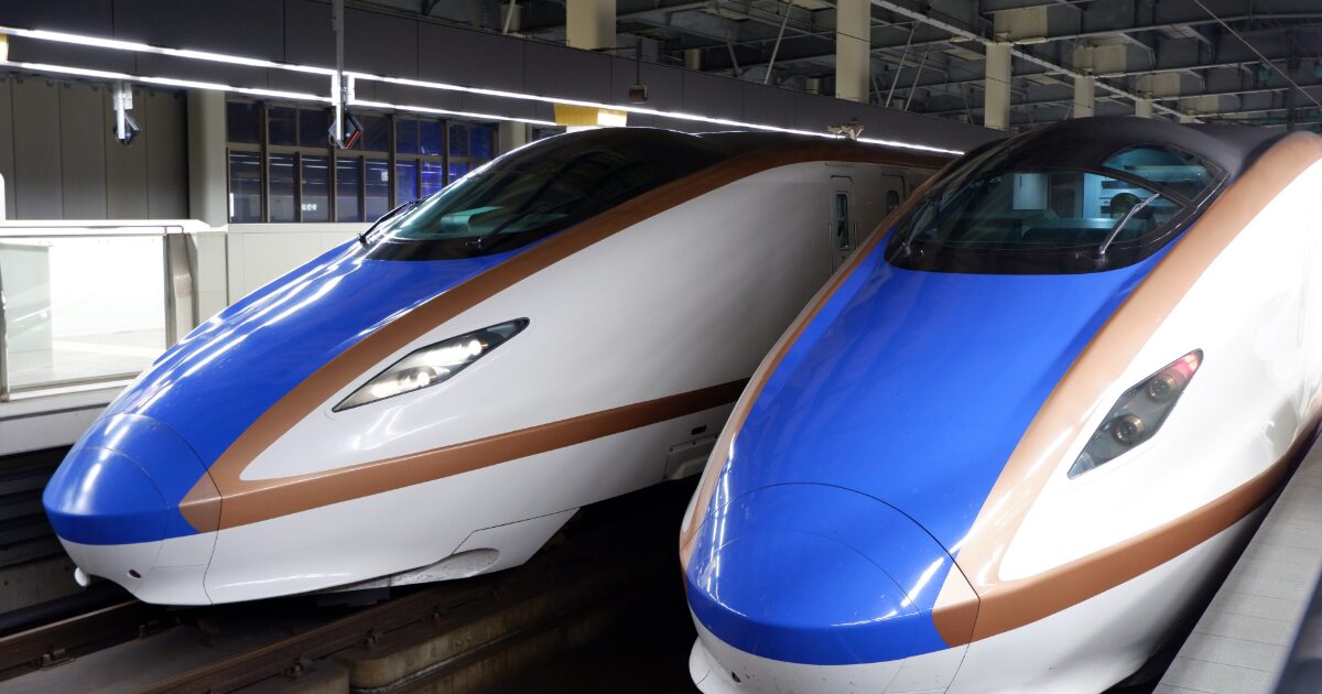 金沢駅に停車中の北陸新幹線